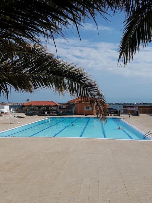 T2 Neuf + Bateau / Piscine Super Infrastructures Apartman Le Barcarès Kültér fotó