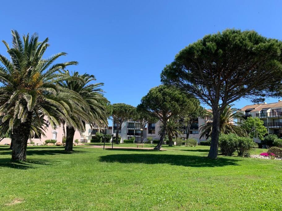 T2 Neuf + Bateau / Piscine Super Infrastructures Apartman Le Barcarès Kültér fotó